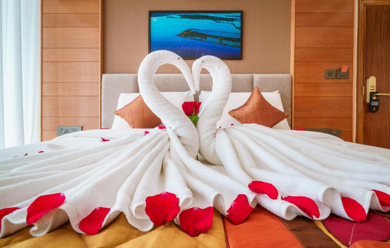 Townbridge Hotels & Suites Kochi Dış mekan fotoğraf